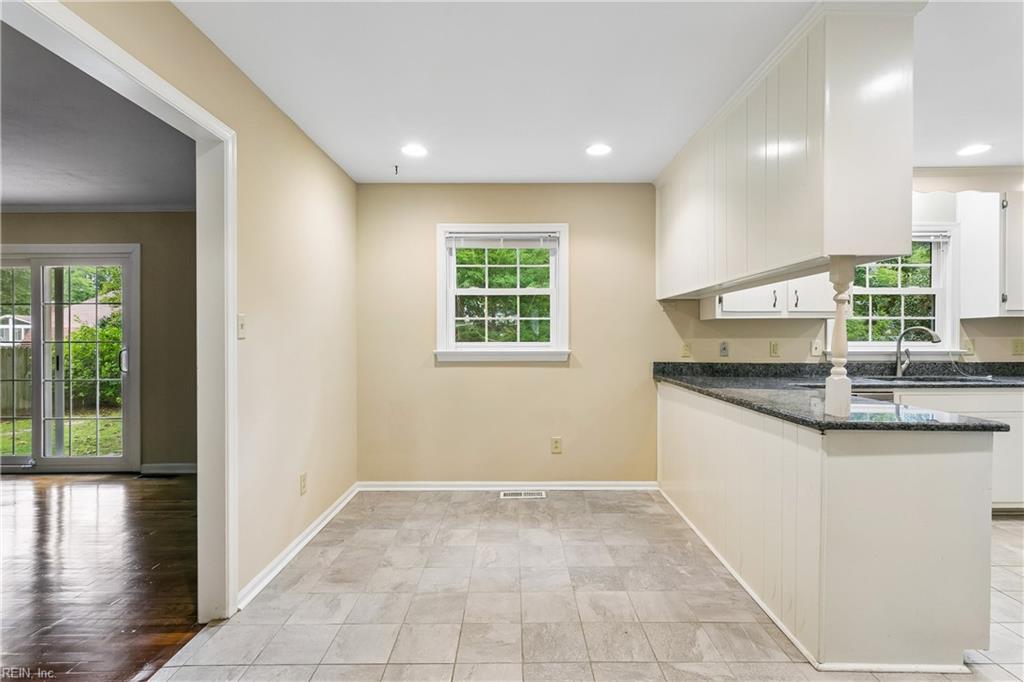 173 Laurent Cir Property Photo 17