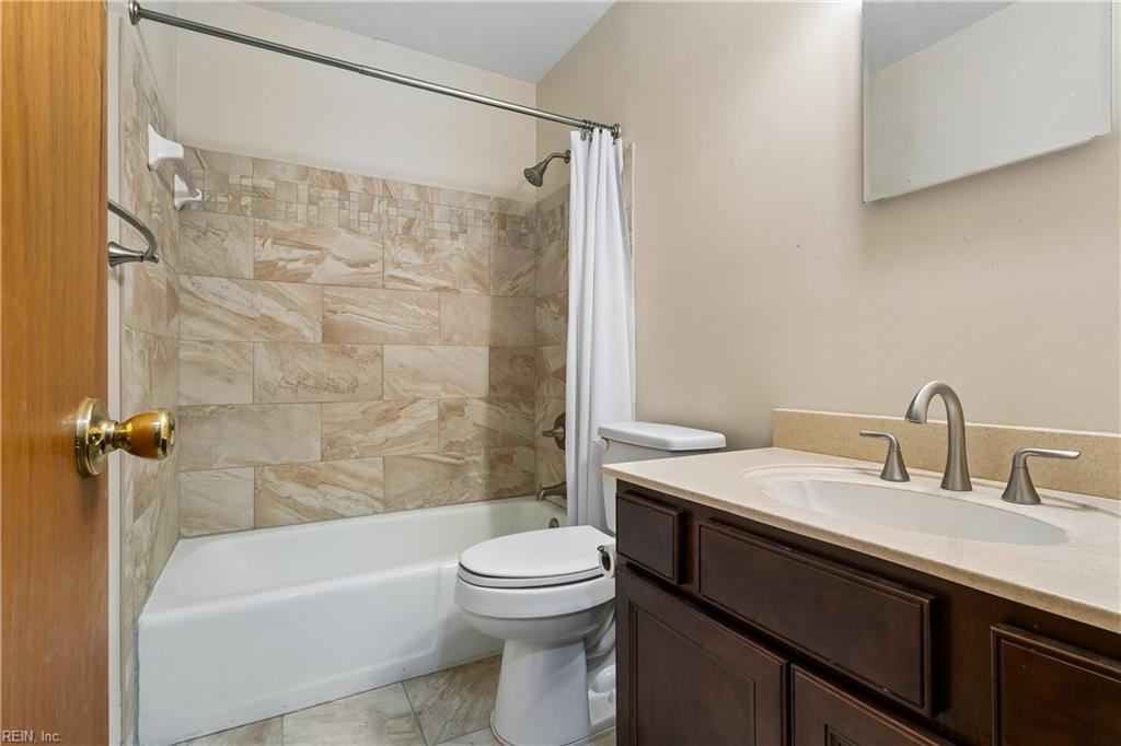 173 Laurent Cir Property Photo 33