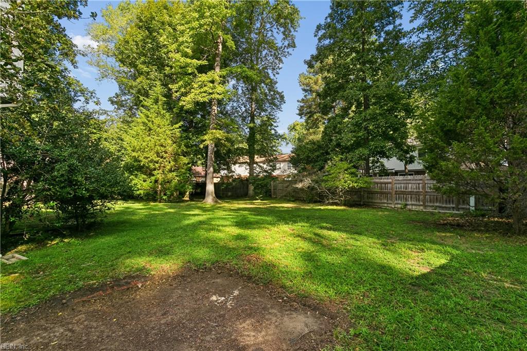 173 Laurent Cir Property Photo 38
