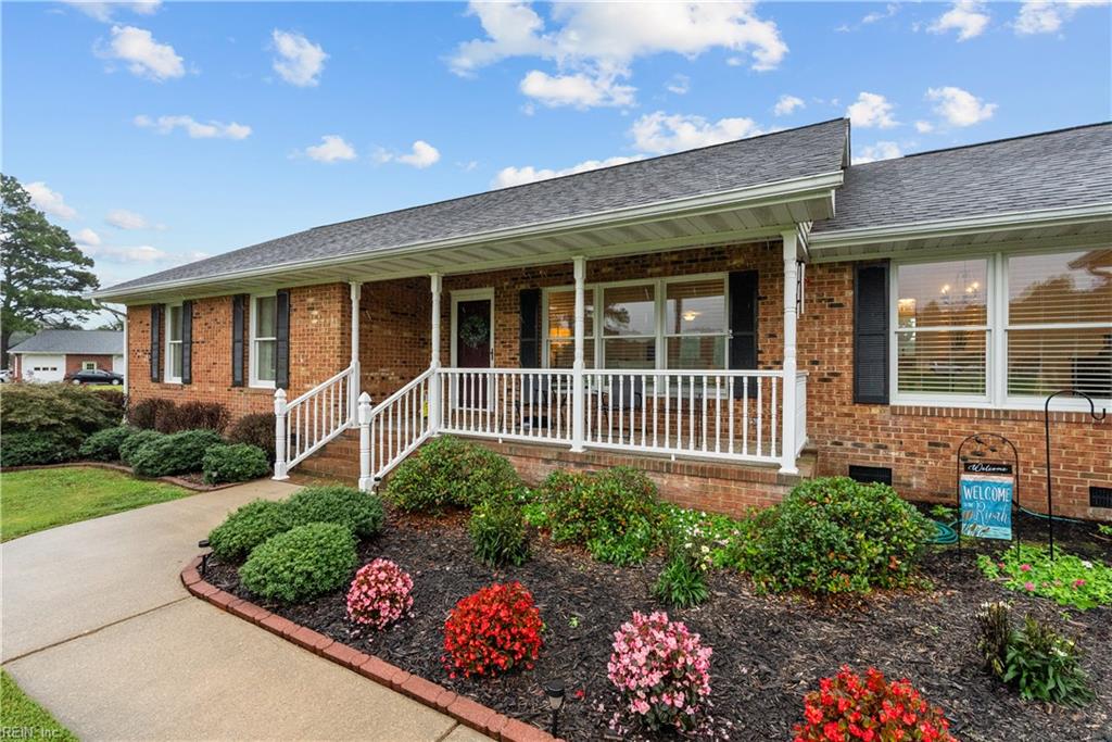 553 N End Est Property Photo 3