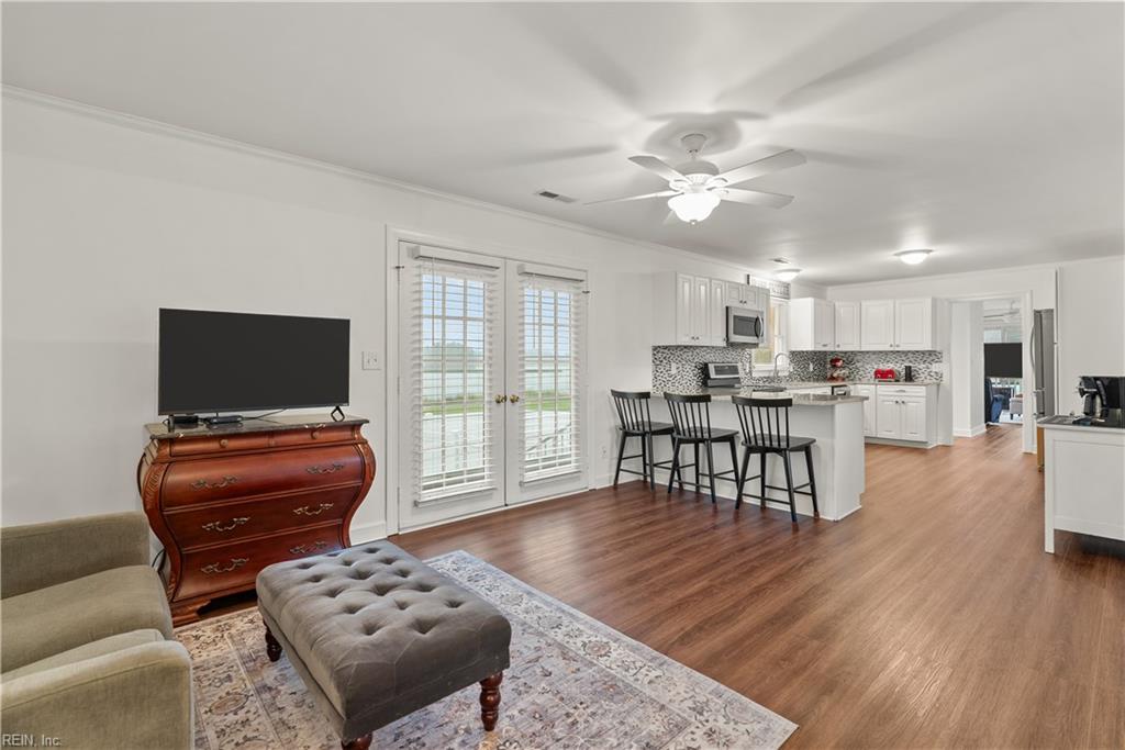 553 N End Est Property Photo 18