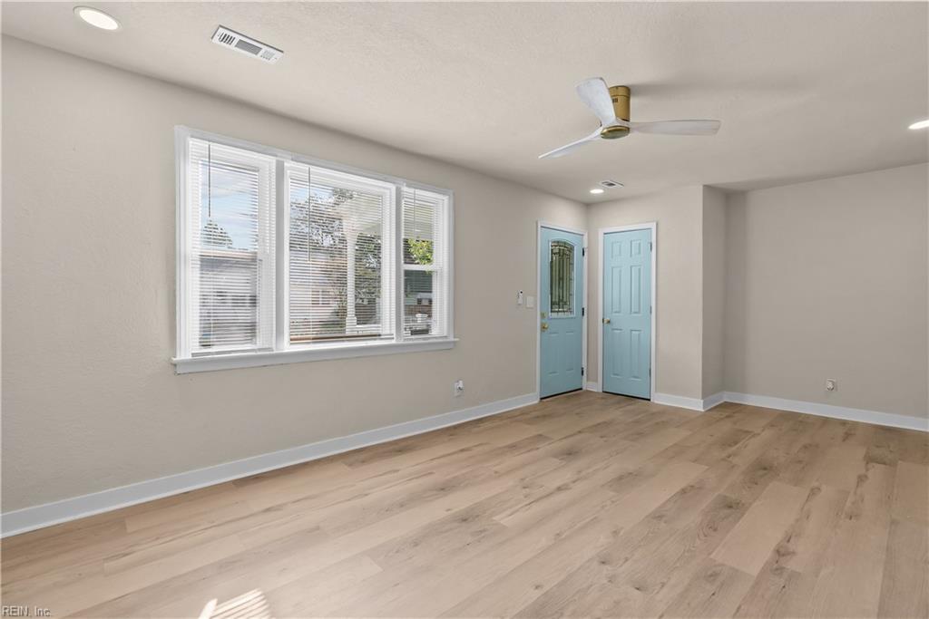 8823 Devon St Property Photo 6