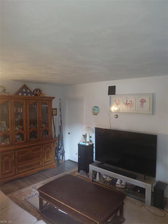 4308 Lee Ave Property Photo 5
