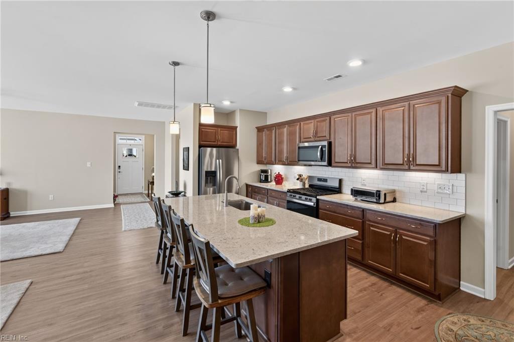 208 Richmond Ave Property Photo 12