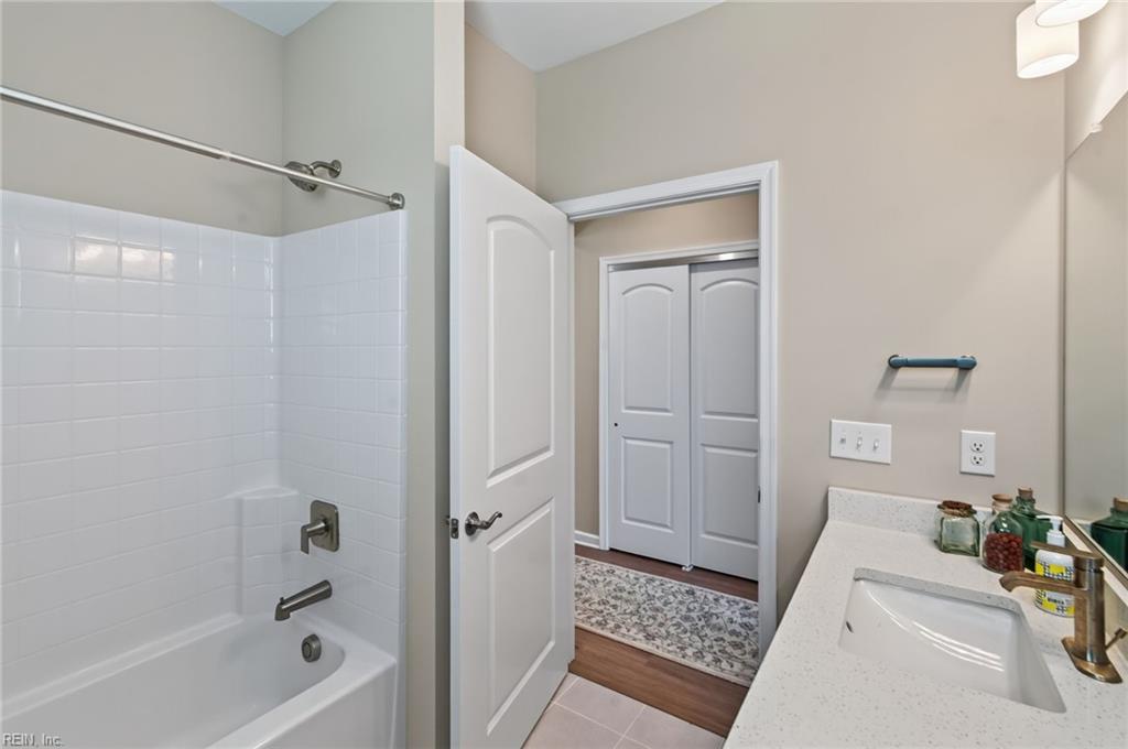 208 Richmond Ave Property Photo 28