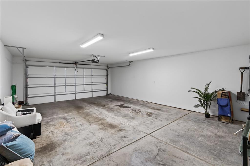 208 Richmond Ave Property Photo 32