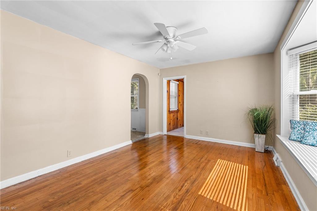 1814 Croyden Rd Property Photo 5
