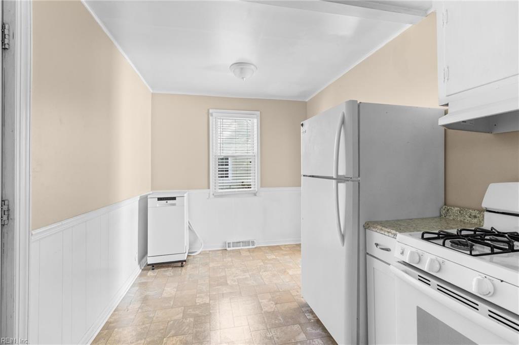 1814 Croyden Rd Property Photo 10