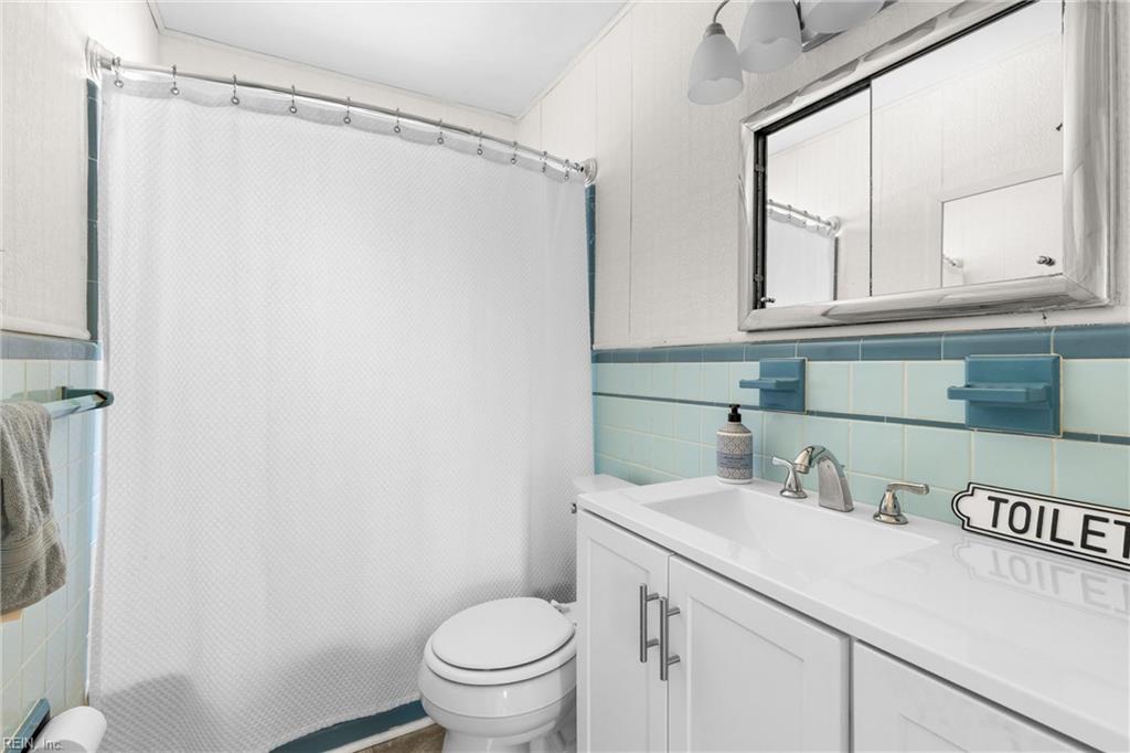 1814 Croyden Rd Property Photo 13