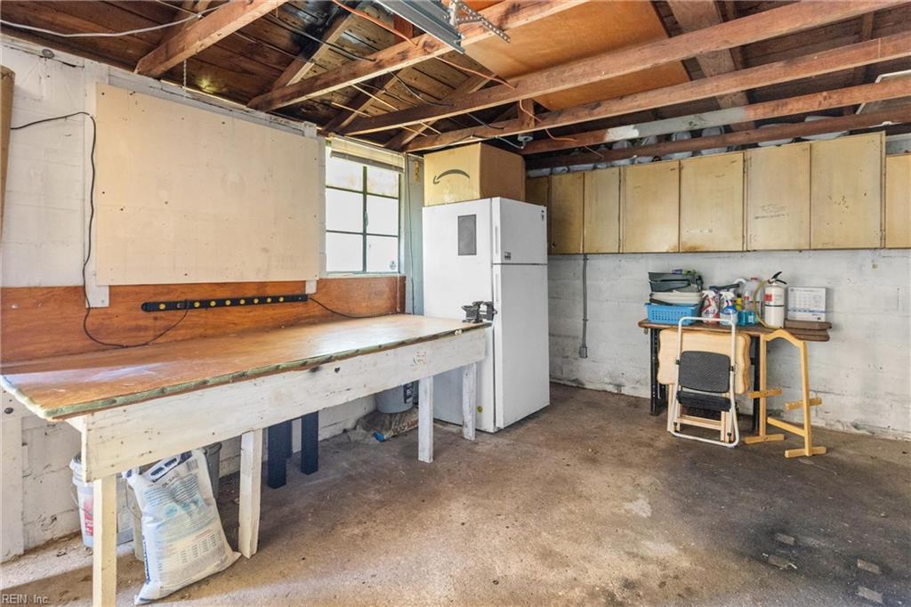 1814 Croyden Rd Property Photo 19