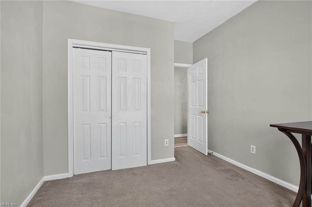 1012 Willow Green Ct Property Photo 20