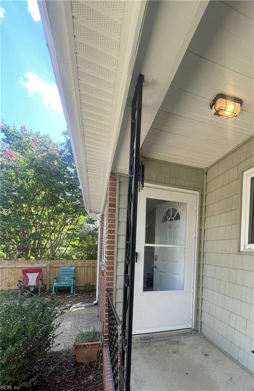 2217 Oak St Property Photo 4