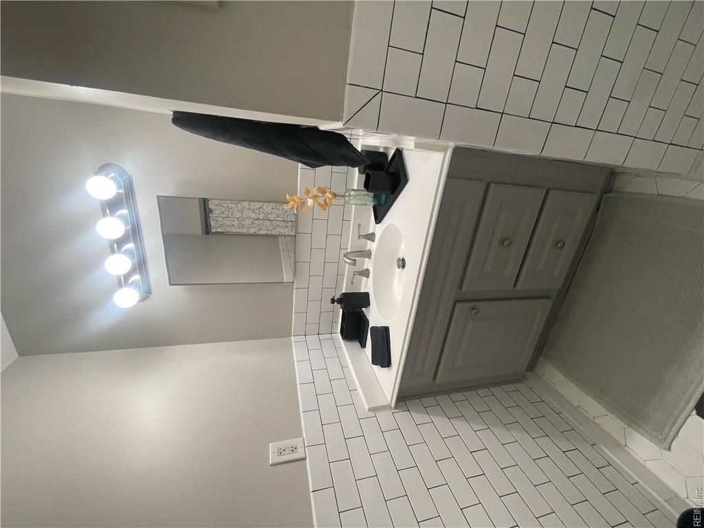2217 Oak St Property Photo 16