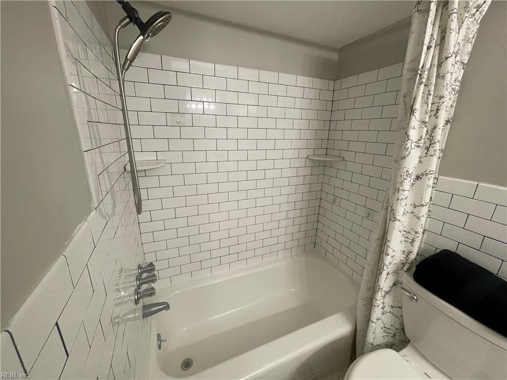 2217 Oak St Property Photo 17