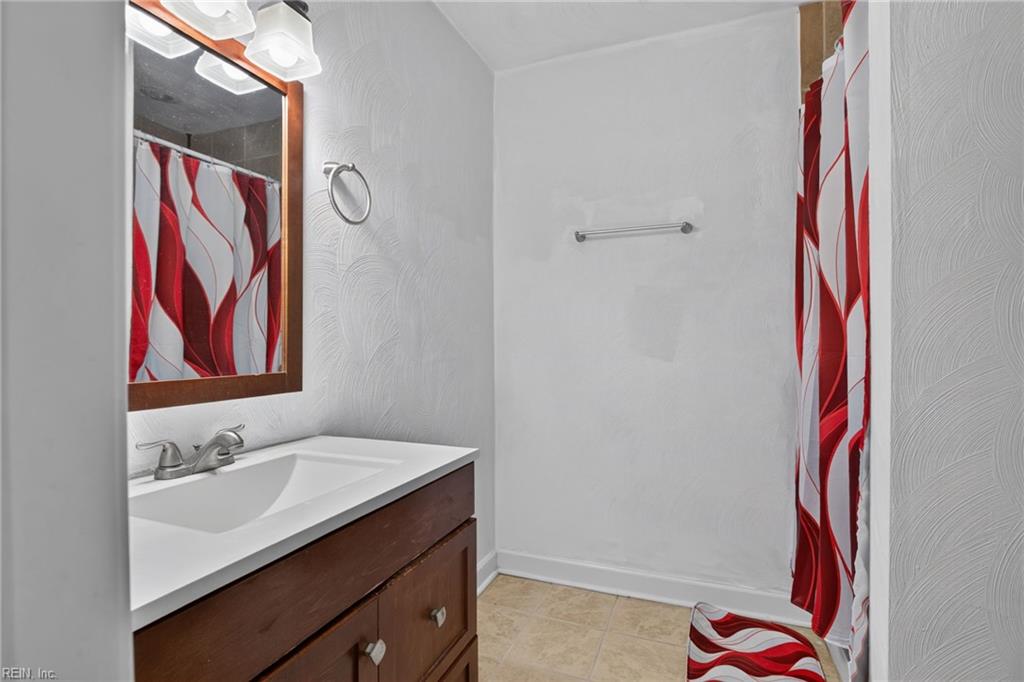 713 Pelham Dr Property Photo 34