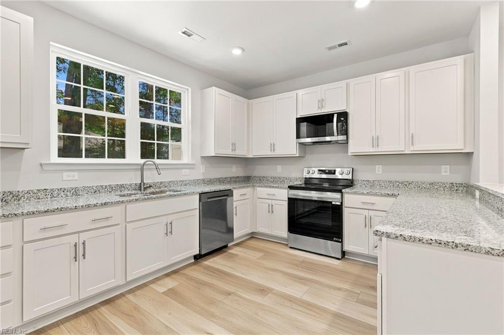 203 Patriots Village Ct Property Photo 8