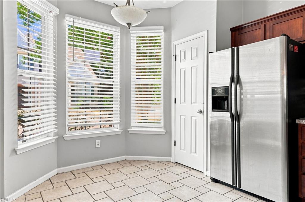 1804 Mizzen Ln Property Photo 2