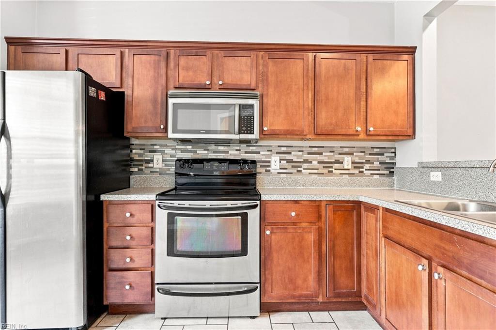1804 Mizzen Ln Property Photo 4