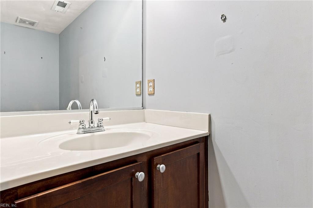 1804 Mizzen Ln Property Photo 10