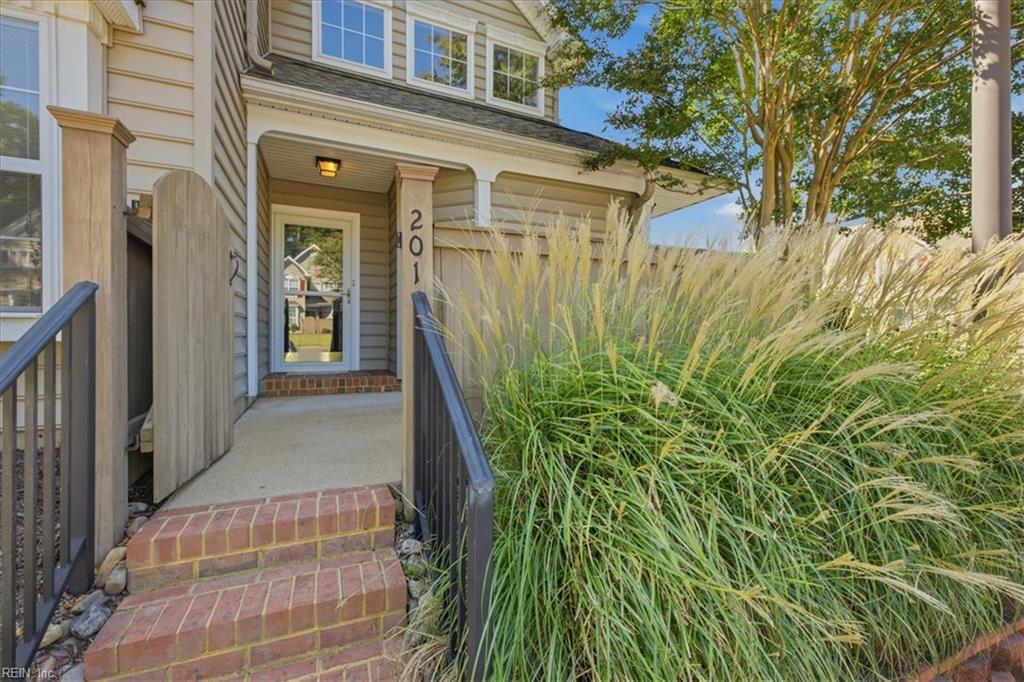201 Bristol Cmn Property Photo 2