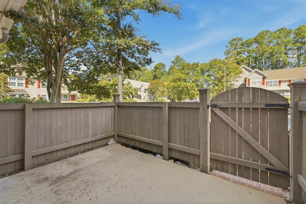 201 Bristol Cmn Property Photo 28