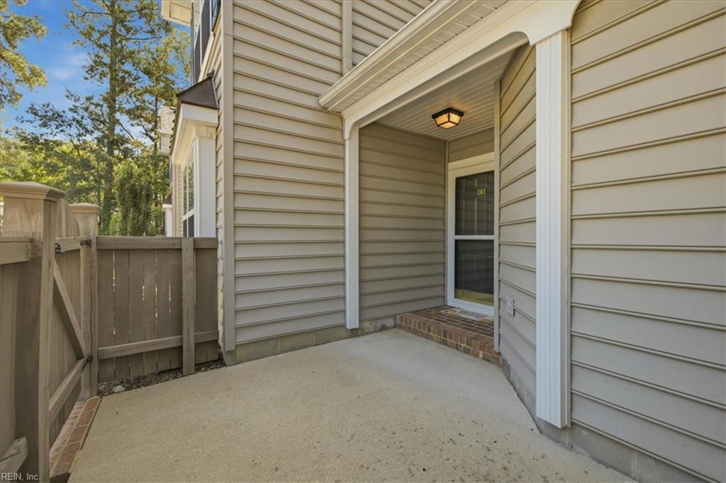 201 Bristol Cmn Property Photo 30