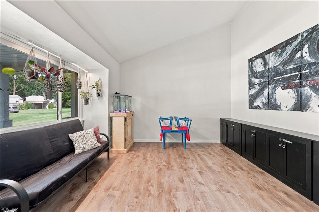 420 Taldan Ave Property Photo 8