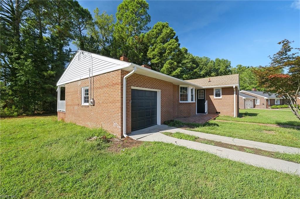 601 Azalea Ct Property Photo 2