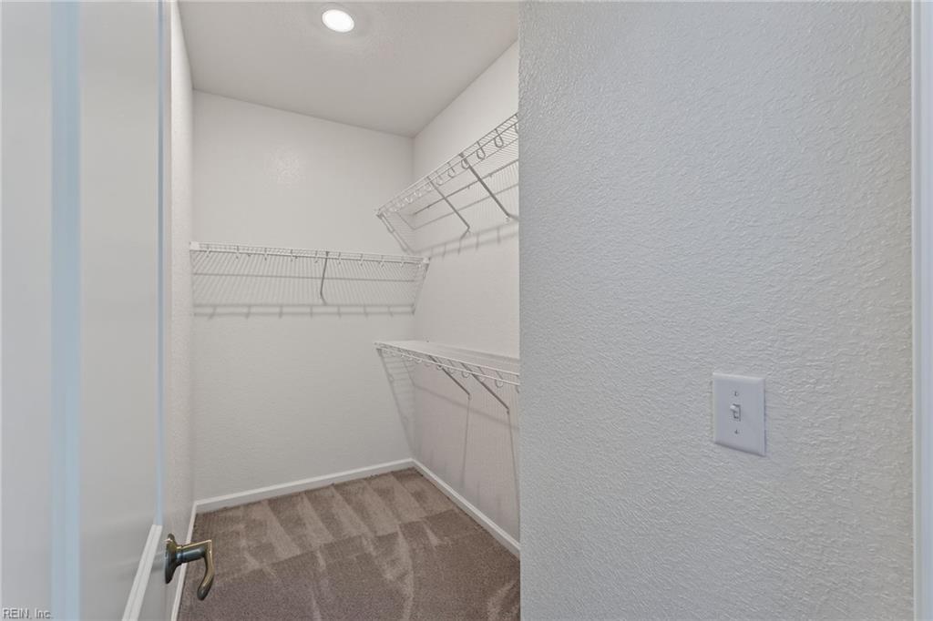 2046 Mango St Property Photo 7