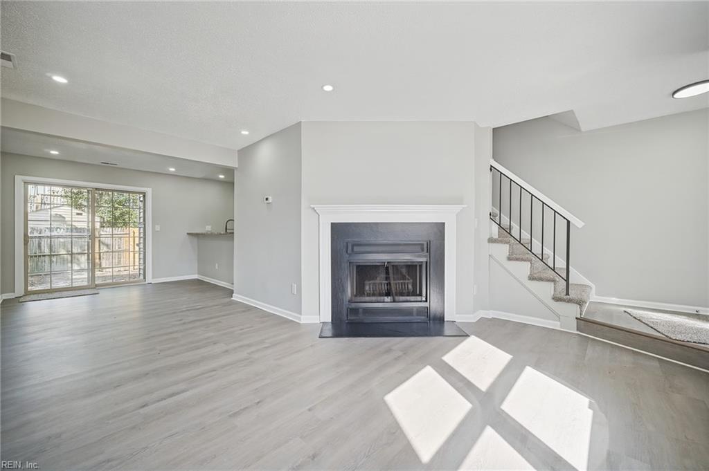 1027 Commonwealth Pl Property Photo 6