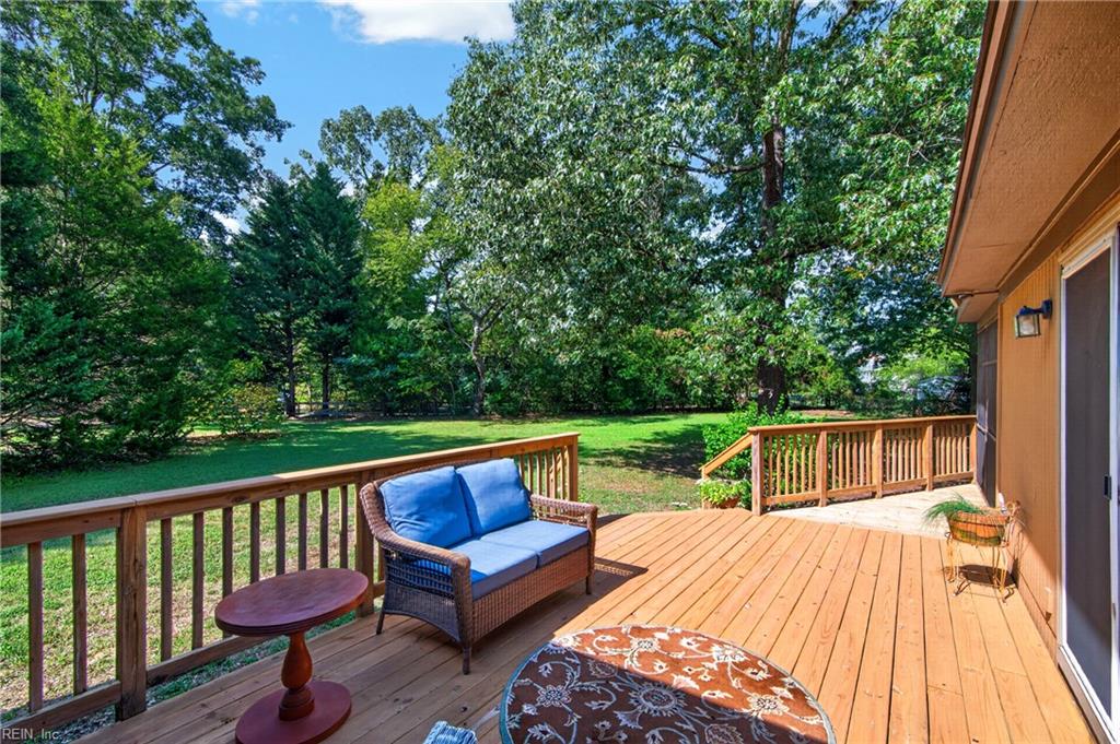 1673 Pine Tree Dr Property Photo 33