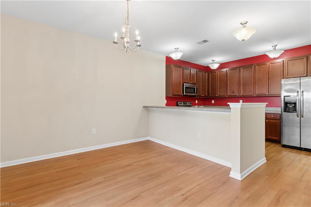 2409 Leytonstone Dr Property Photo 4