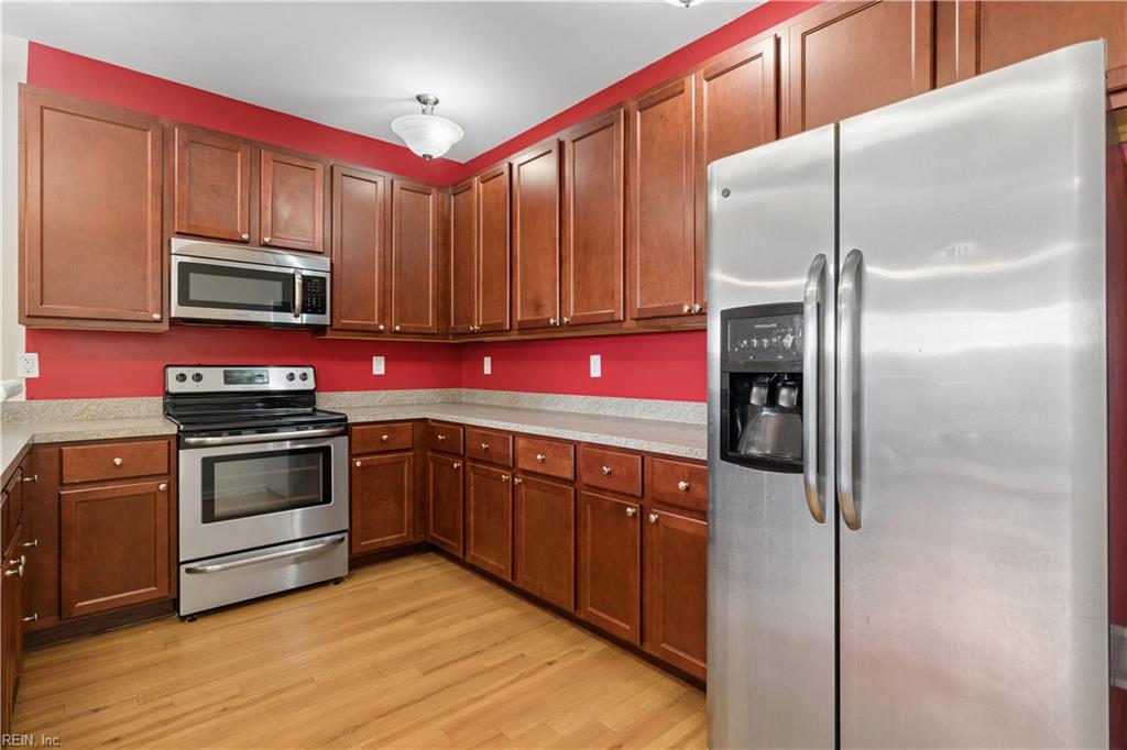 2409 Leytonstone Dr Property Photo 23