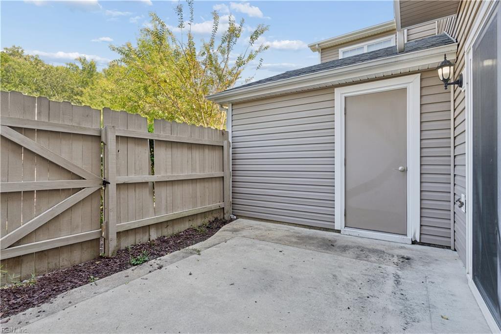 2409 Leytonstone Dr Property Photo 29