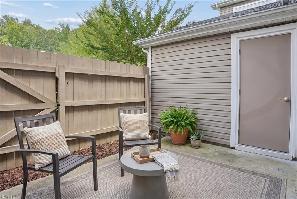2409 Leytonstone Dr Property Photo 32