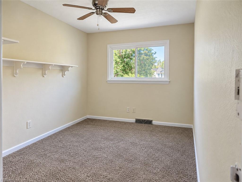 19 Kingslee Ln Property Photo 7