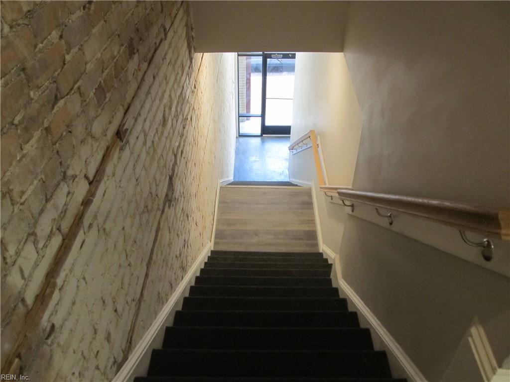 201 E Washington St Property Photo 2