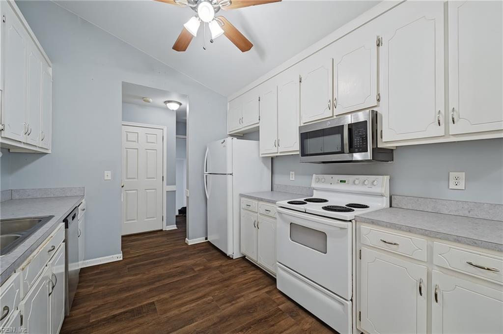 737 Leonard Ln Property Photo 9