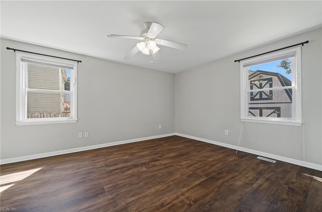 737 Leonard Ln Property Photo 17
