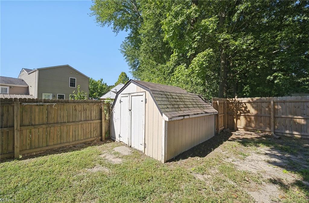 737 Leonard Ln Property Photo 29
