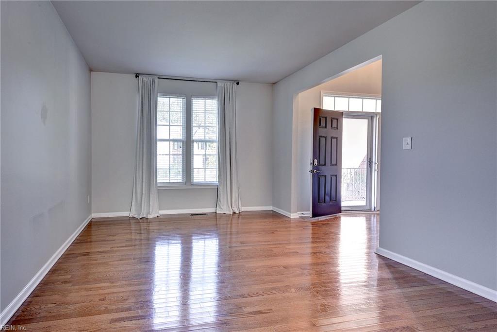 9318 Stonehouse Gln Property Photo 5