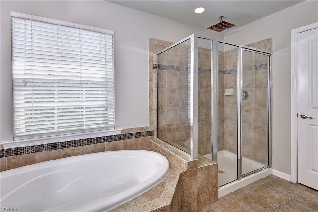 9318 Stonehouse Gln Property Photo 24