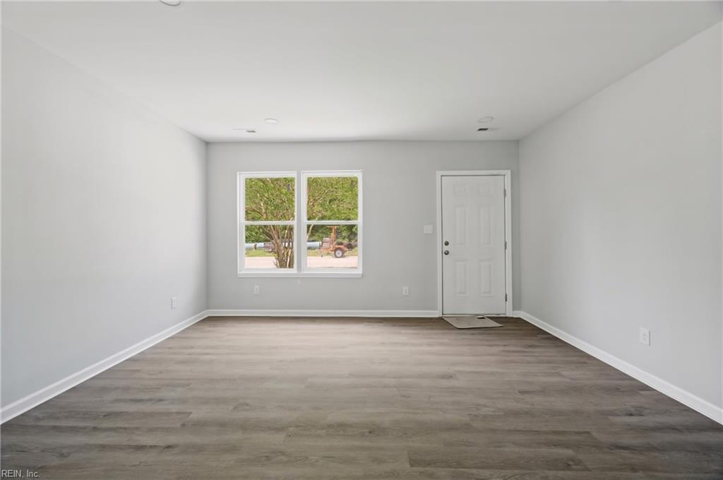 28 Hinton Ave Property Photo 7
