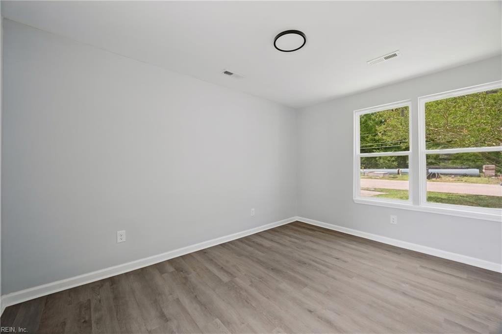 28 Hinton Ave Property Photo 8