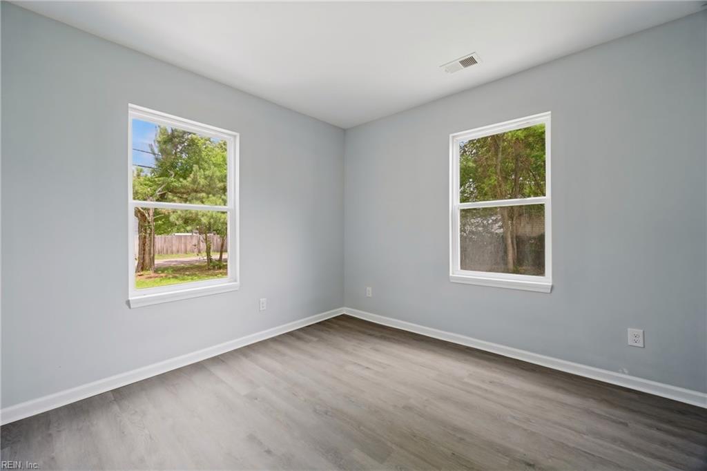 28 Hinton Ave Property Photo 12