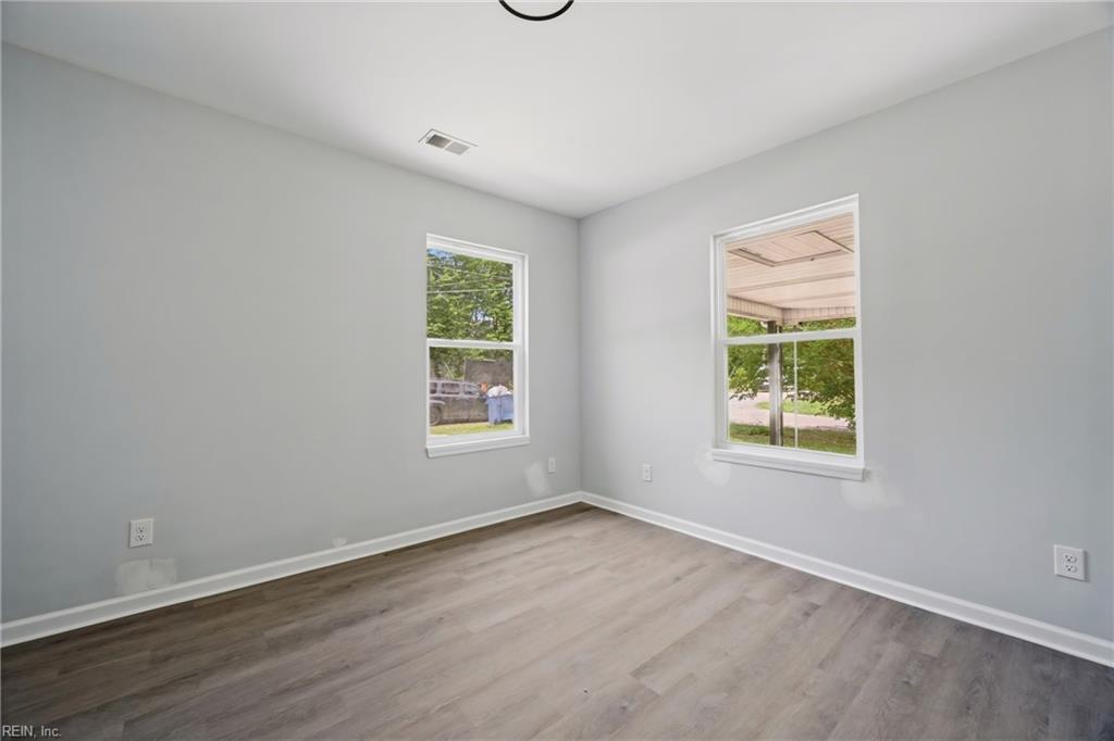 28 Hinton Ave Property Photo 16