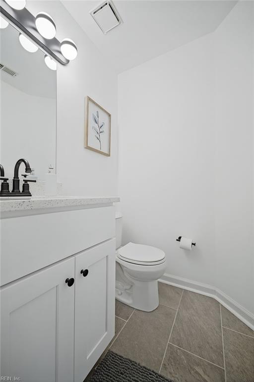 704 Woodcott Dr Property Photo 16
