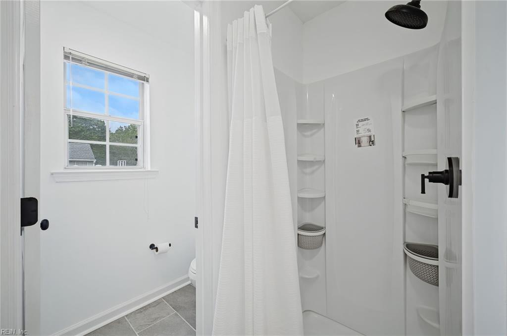 704 Woodcott Dr Property Photo 20