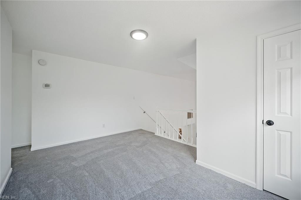 704 Woodcott Dr Property Photo 24