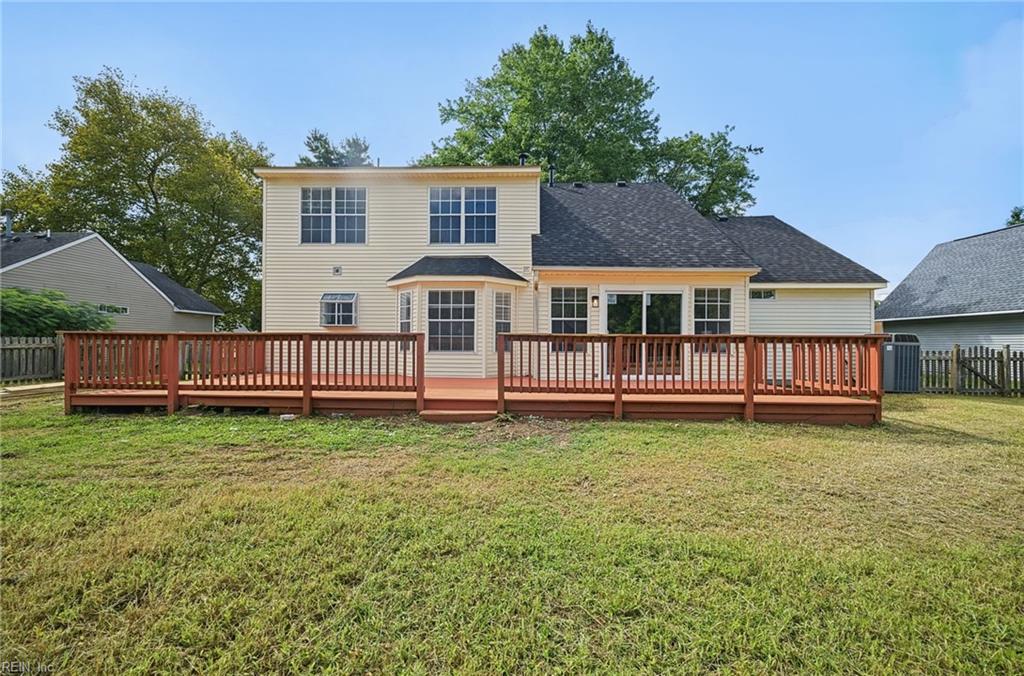 704 Woodcott Dr Property Photo 34